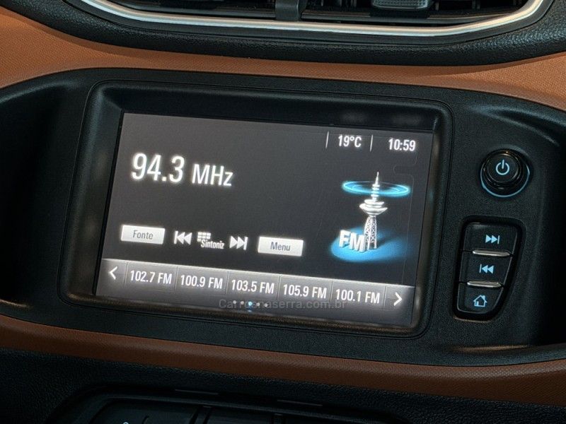 CHEVROLET ONIX 1.4 MPFI ACTIV 8V 2017/2018 GRIFFCAR MULTIMARCAS DOIS IRMÃOS / Carros no Vale