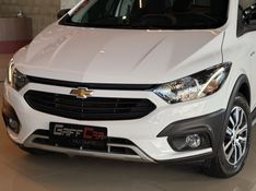CHEVROLET ONIX 1.4 MPFI ACTIV 8V 2017/2018 GRIFFCAR MULTIMARCAS DOIS IRMÃOS / Carros no Vale