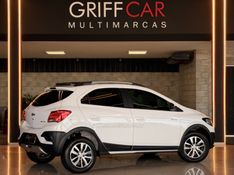 CHEVROLET ONIX 1.4 MPFI ACTIV 8V 2017/2018 GRIFFCAR MULTIMARCAS DOIS IRMÃOS / Carros no Vale