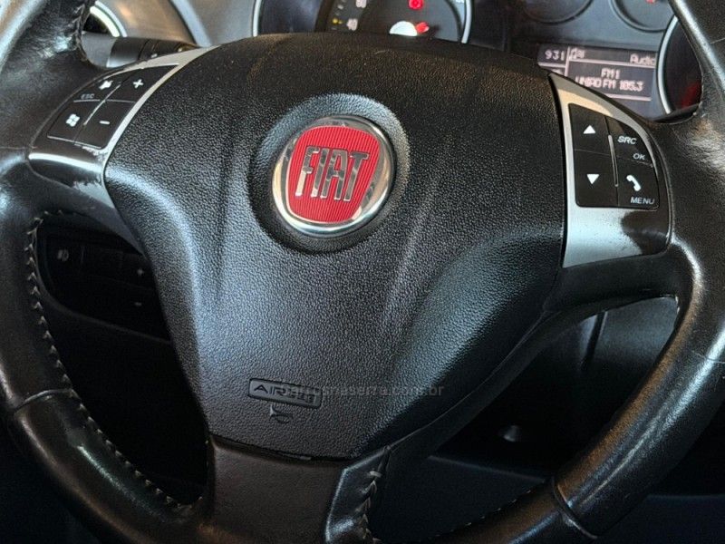 FIAT PUNTO 1.6 ESSENCE 16V 2013/2013 GRIFFCAR MULTIMARCAS DOIS IRMÃOS / Carros no Vale