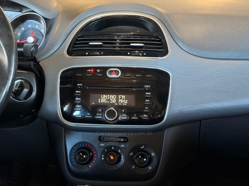 FIAT PUNTO 1.6 ESSENCE 16V 2013/2013 GRIFFCAR MULTIMARCAS DOIS IRMÃOS / Carros no Vale