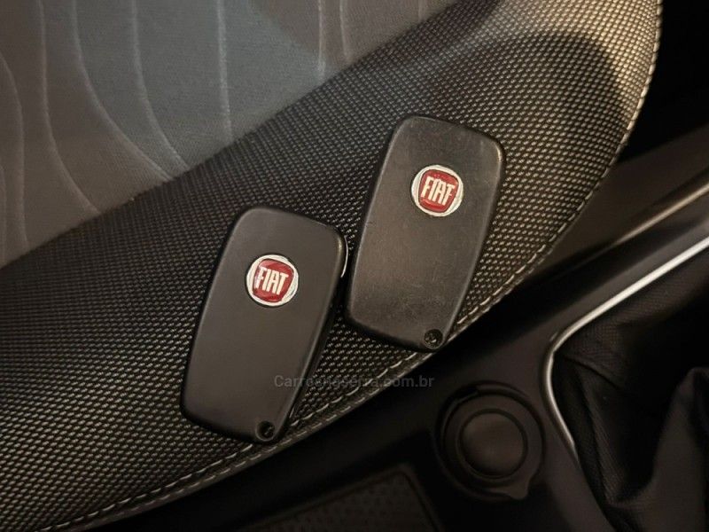 FIAT PUNTO 1.6 ESSENCE 16V 2013/2013 GRIFFCAR MULTIMARCAS DOIS IRMÃOS / Carros no Vale