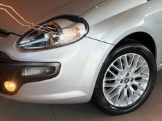 FIAT PUNTO 1.6 ESSENCE 16V 2013/2013 GRIFFCAR MULTIMARCAS DOIS IRMÃOS / Carros no Vale