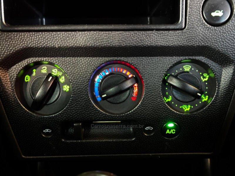 FORD FIESTA 1.0 MPI HATCH 8V 2011/2011 GRIFFCAR MULTIMARCAS DOIS IRMÃOS / Carros no Vale