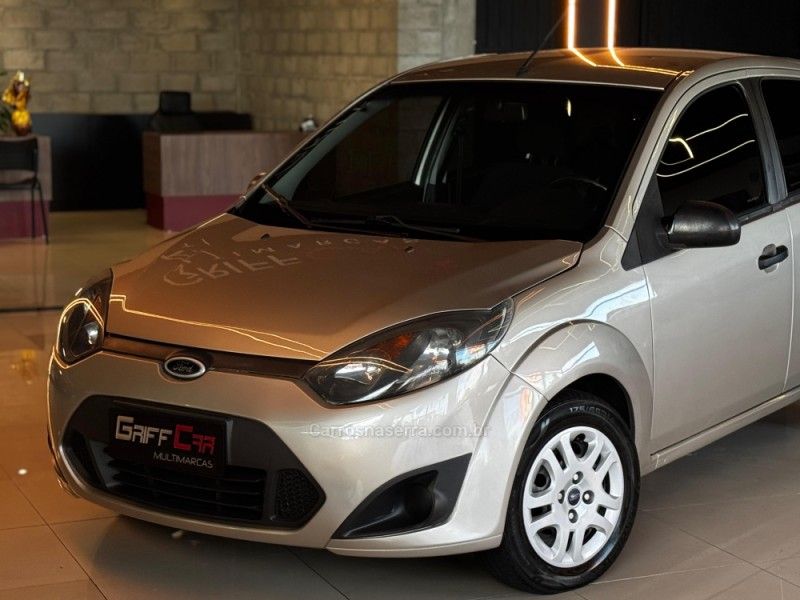 FORD FIESTA 1.0 MPI HATCH 8V 2011/2011 GRIFFCAR MULTIMARCAS DOIS IRMÃOS / Carros no Vale