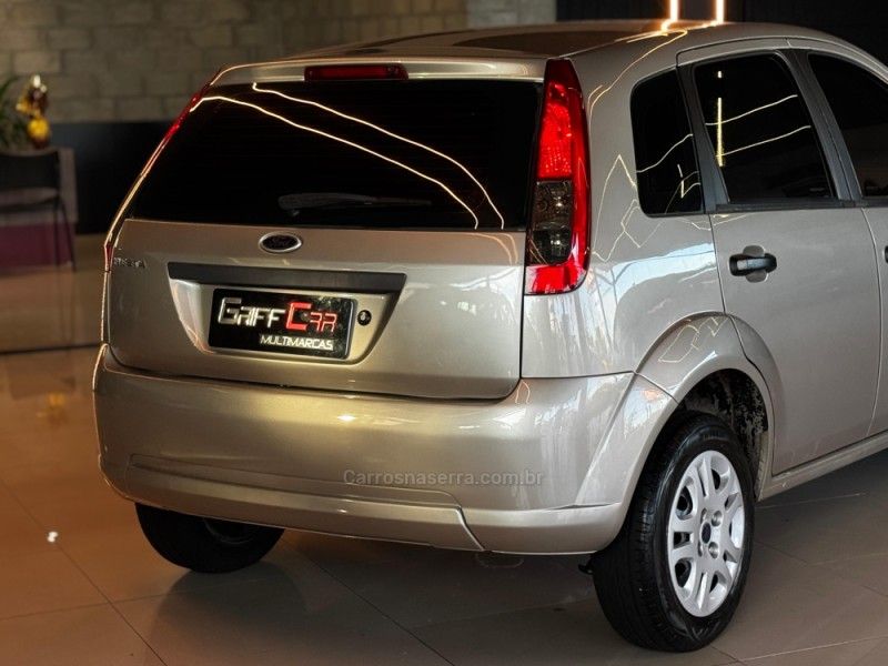 FORD FIESTA 1.0 MPI HATCH 8V 2011/2011 GRIFFCAR MULTIMARCAS DOIS IRMÃOS / Carros no Vale