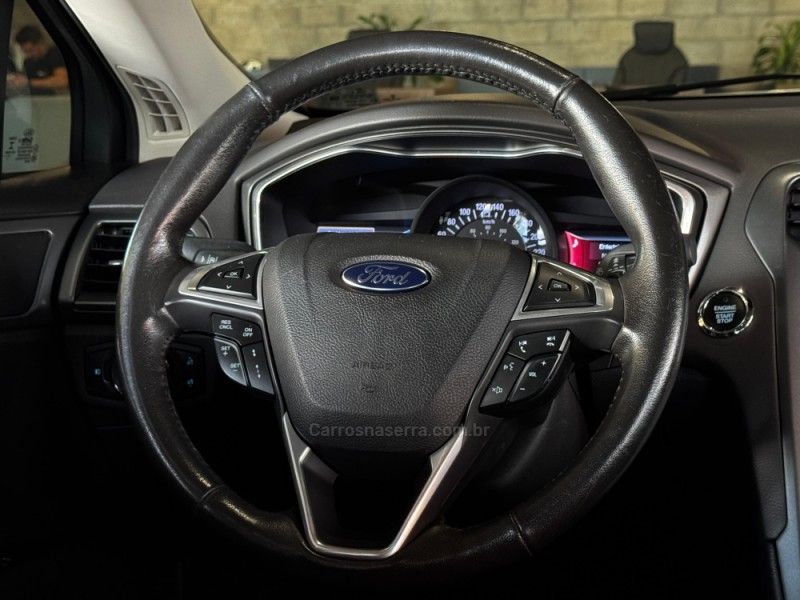FORD FUSION 2.0 TITANIUM AWD 16V 2013/2014 GRIFFCAR MULTIMARCAS DOIS IRMÃOS / Carros no Vale