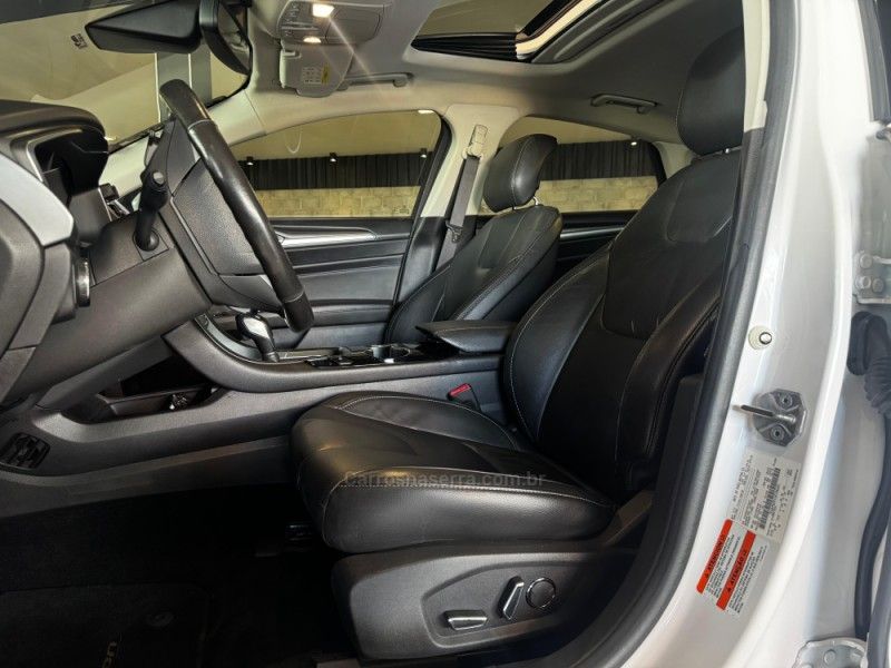 FORD FUSION 2.0 TITANIUM AWD 16V 2013/2014 GRIFFCAR MULTIMARCAS DOIS IRMÃOS / Carros no Vale