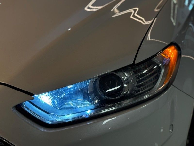 FORD FUSION 2.0 TITANIUM AWD 16V 2013/2014 GRIFFCAR MULTIMARCAS DOIS IRMÃOS / Carros no Vale