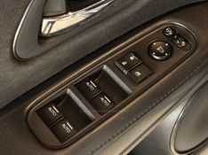 HONDA HR-V 1.8 16V EXL 2016/2016 GRIFFCAR MULTIMARCAS DOIS IRMÃOS / Carros no Vale