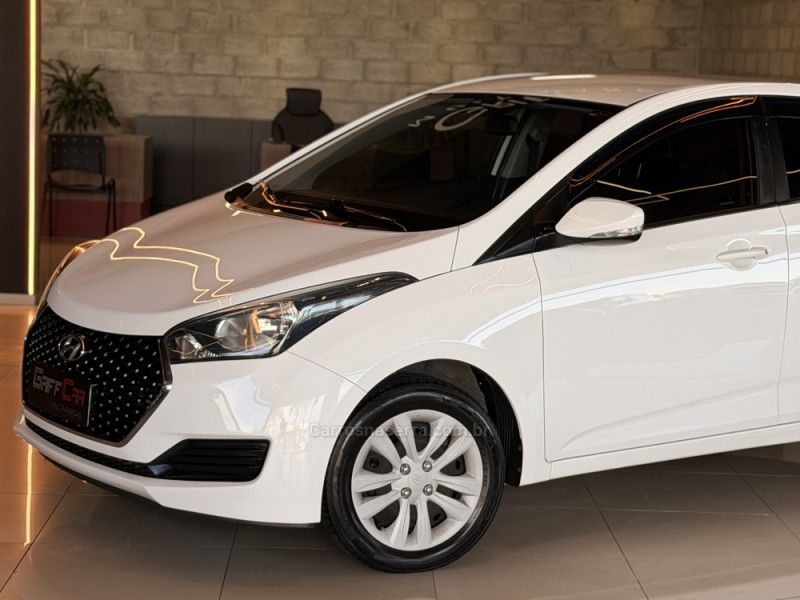 HYUNDAI HB20S 1.0 COMFORT 12V 2018/2019 GRIFFCAR MULTIMARCAS DOIS IRMÃOS / Carros no Vale