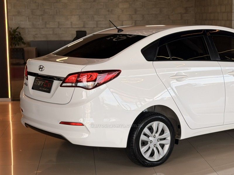 HYUNDAI HB20S 1.0 COMFORT 12V 2018/2019 GRIFFCAR MULTIMARCAS DOIS IRMÃOS / Carros no Vale