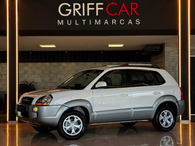 HYUNDAI TUCSON 2.0 MPFI GLS 16V 143CV 2WD 2013/2014 GRIFFCAR MULTIMARCAS DOIS IRMÃOS / Carros no Vale
