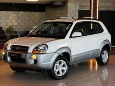 HYUNDAI TUCSON 2.0 MPFI GLS 16V 143CV 2WD 2013/2014 GRIFFCAR MULTIMARCAS DOIS IRMÃOS / Carros no Vale