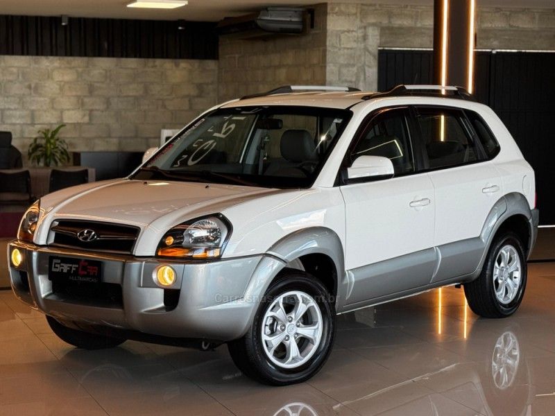 HYUNDAI TUCSON 2.0 MPFI GLS 16V 143CV 2WD 2013/2014 GRIFFCAR MULTIMARCAS DOIS IRMÃOS / Carros no Vale