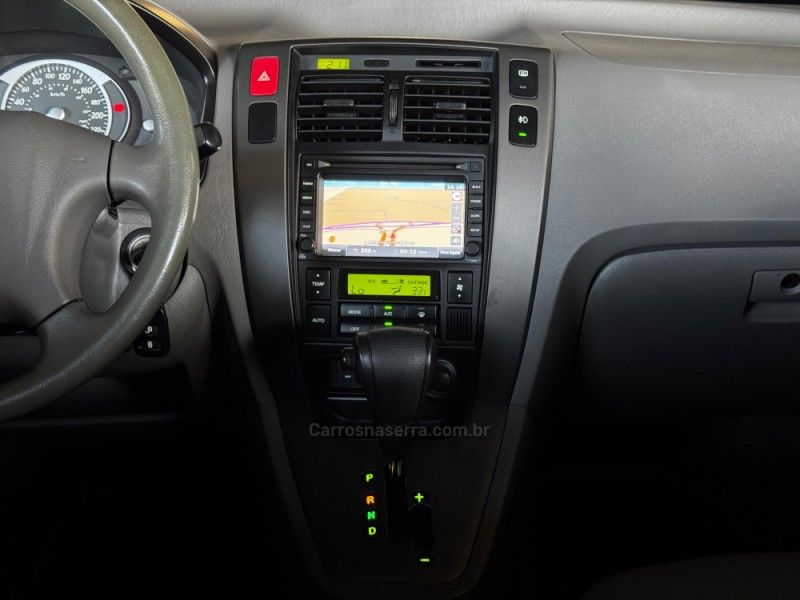 HYUNDAI TUCSON 2.0 MPFI GLS 16V 143CV 2WD 2013/2014 GRIFFCAR MULTIMARCAS DOIS IRMÃOS / Carros no Vale