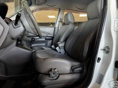 HYUNDAI TUCSON 2.0 MPFI GLS 16V 143CV 2WD 2013/2014 GRIFFCAR MULTIMARCAS DOIS IRMÃOS / Carros no Vale