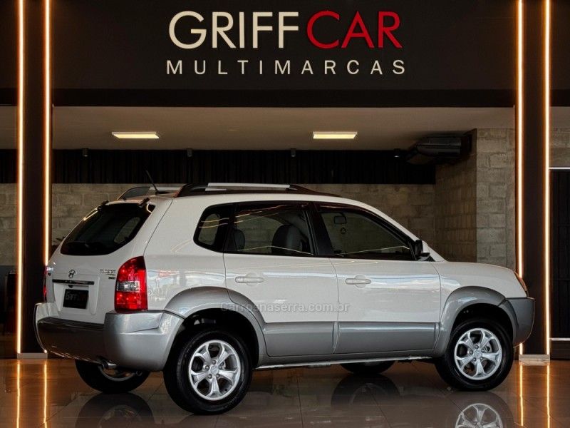 HYUNDAI TUCSON 2.0 MPFI GLS 16V 143CV 2WD 2013/2014 GRIFFCAR MULTIMARCAS DOIS IRMÃOS / Carros no Vale