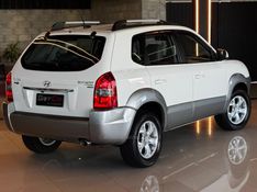 HYUNDAI TUCSON 2.0 MPFI GLS 16V 143CV 2WD 2013/2014 GRIFFCAR MULTIMARCAS DOIS IRMÃOS / Carros no Vale
