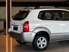 HYUNDAI TUCSON 2.0 MPFI GLS 16V 143CV 2WD 2013/2014 GRIFFCAR MULTIMARCAS DOIS IRMÃOS / Carros no Vale