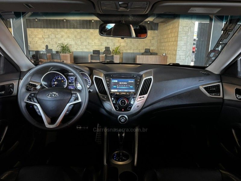 HYUNDAI VELOSTER 1.6 16V 3P 2012/2013 GRIFFCAR MULTIMARCAS DOIS IRMÃOS / Carros no Vale