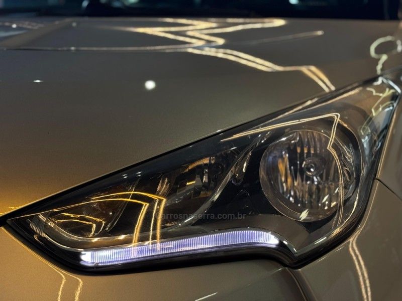 HYUNDAI VELOSTER 1.6 16V 3P 2012/2013 GRIFFCAR MULTIMARCAS DOIS IRMÃOS / Carros no Vale