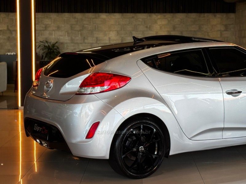 HYUNDAI VELOSTER 1.6 16V 3P 2012/2013 GRIFFCAR MULTIMARCAS DOIS IRMÃOS / Carros no Vale