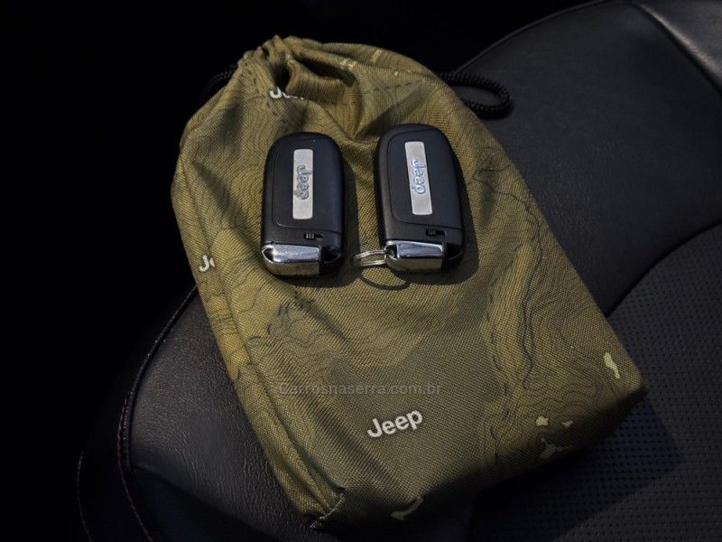 JEEP COMPASS 2.0 16V LONGITUDE 4X4 2019/2020 GRIFFCAR MULTIMARCAS DOIS IRMÃOS / Carros no Vale JEEP COMPASS 2.0 16V LONGITUDE 4X4 2019/2020 GRIFFCAR MULTIMARCAS DOIS IRMÃOS / Carros no Vale