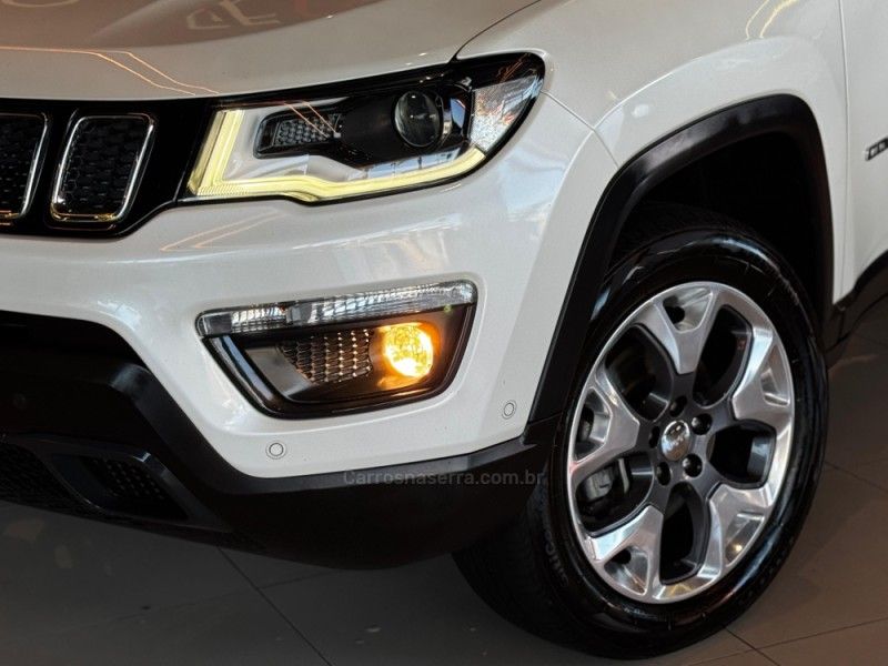 JEEP COMPASS 2.0 16V LONGITUDE 4X4 2019/2020 GRIFFCAR MULTIMARCAS DOIS IRMÃOS / Carros no Vale JEEP COMPASS 2.0 16V LONGITUDE 4X4 2019/2020 GRIFFCAR MULTIMARCAS DOIS IRMÃOS / Carros no Vale