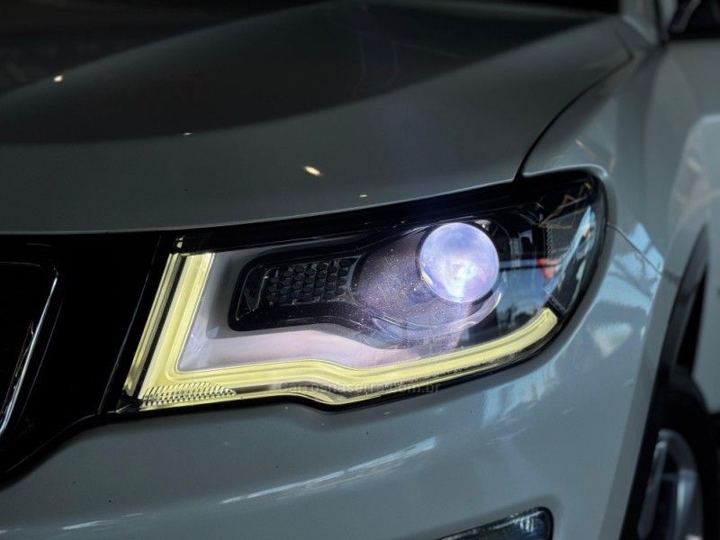 JEEP COMPASS 2.0 16V LONGITUDE 4X4 2019/2020 GRIFFCAR MULTIMARCAS DOIS IRMÃOS / Carros no Vale JEEP COMPASS 2.0 16V LONGITUDE 4X4 2019/2020 GRIFFCAR MULTIMARCAS DOIS IRMÃOS / Carros no Vale