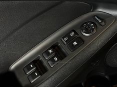 KIA CERATO 1.6 SX3 16V 2015/2016 GRIFFCAR MULTIMARCAS DOIS IRMÃOS / Carros no Vale