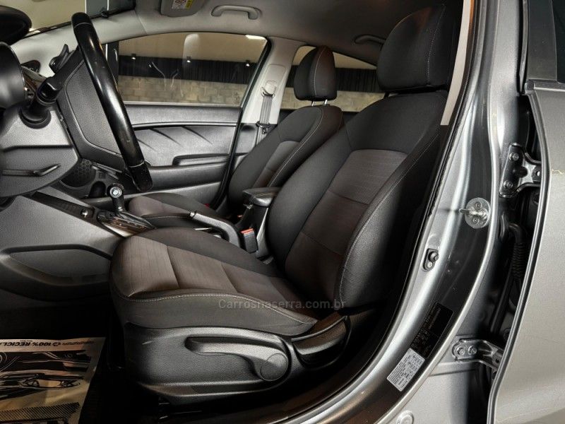 KIA CERATO 1.6 SX3 16V 2015/2016 GRIFFCAR MULTIMARCAS DOIS IRMÃOS / Carros no Vale