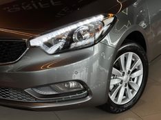 KIA CERATO 1.6 SX3 16V 2015/2016 GRIFFCAR MULTIMARCAS DOIS IRMÃOS / Carros no Vale