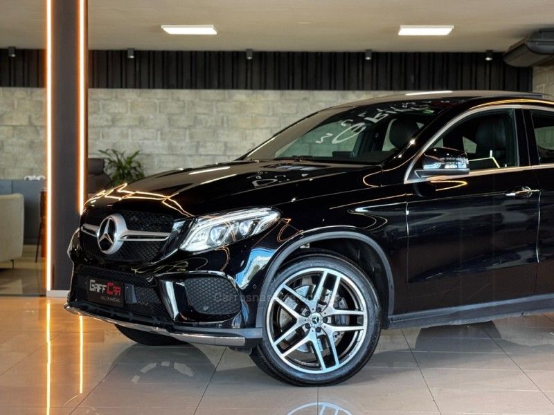 MERCEDES-BENZ GLE 400 3.0 V6 COUPÉ 4MATIC 9G-TRONIC 2017/2017 GRIFFCAR MULTIMARCAS DOIS IRMÃOS / Carros no Vale