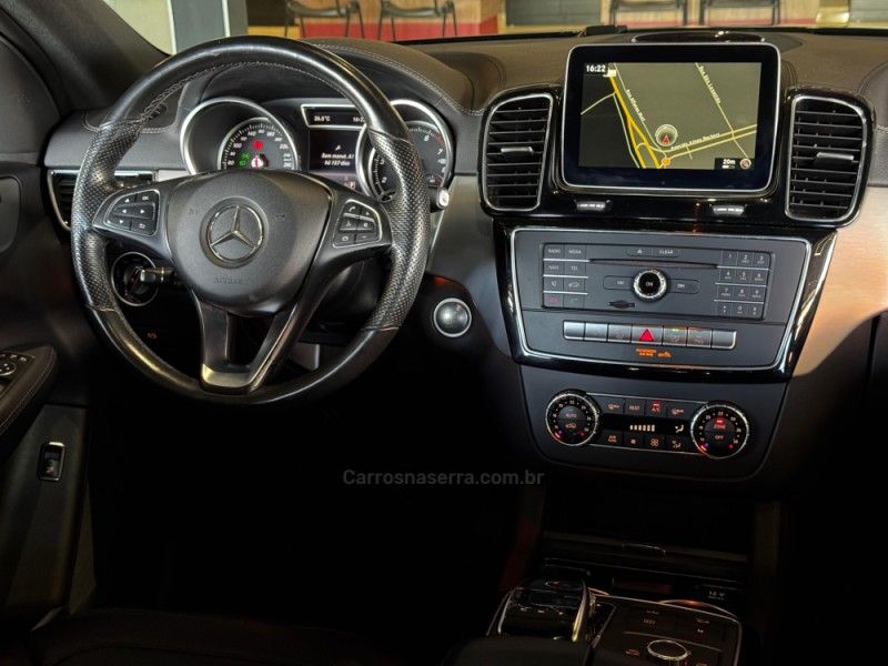 MERCEDES-BENZ GLE 400 3.0 V6 COUPÉ 4MATIC 9G-TRONIC 2017/2017 GRIFFCAR MULTIMARCAS DOIS IRMÃOS / Carros no Vale