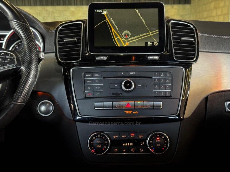 MERCEDES-BENZ GLE 400 3.0 V6 COUPÉ 4MATIC 9G-TRONIC 2017/2017 GRIFFCAR MULTIMARCAS DOIS IRMÃOS / Carros no Vale