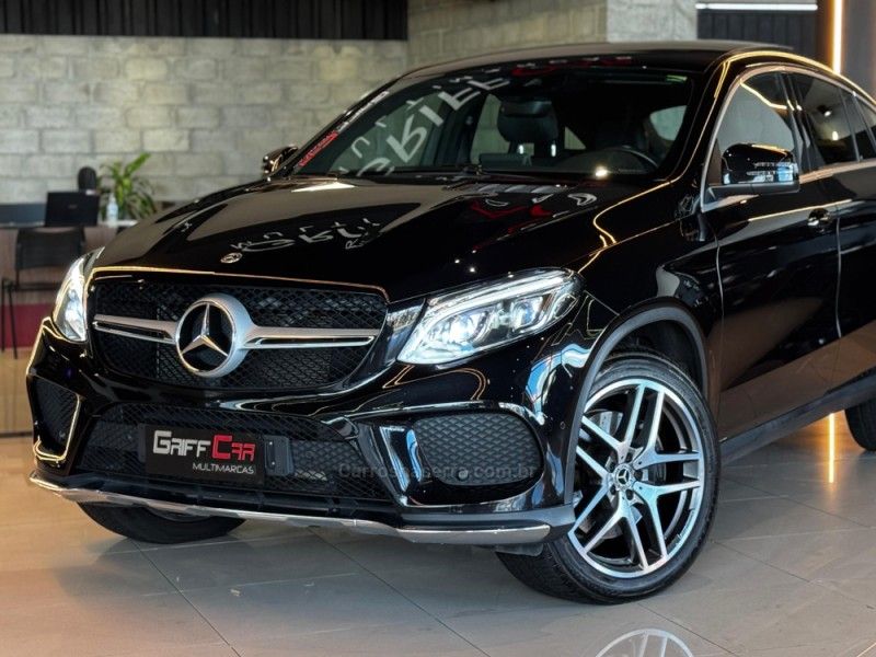 MERCEDES-BENZ GLE 400 3.0 V6 COUPÉ 4MATIC 9G-TRONIC 2017/2017 GRIFFCAR MULTIMARCAS DOIS IRMÃOS / Carros no Vale