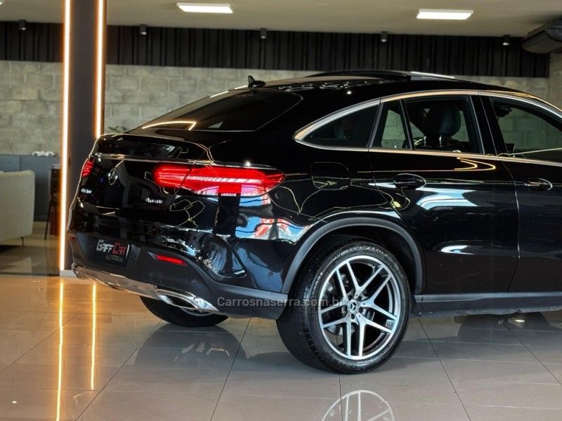 MERCEDES-BENZ GLE 400 3.0 V6 COUPÉ 4MATIC 9G-TRONIC 2017/2017 GRIFFCAR MULTIMARCAS DOIS IRMÃOS / Carros no Vale