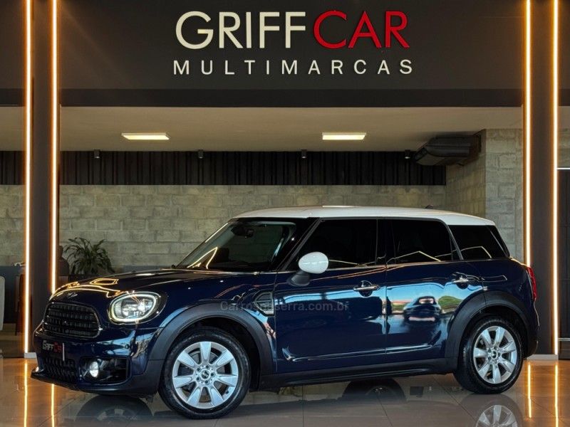 MINI COOPER 1.5 12V TURBO 2017/2017 GRIFFCAR MULTIMARCAS DOIS IRMÃOS / Carros no Vale