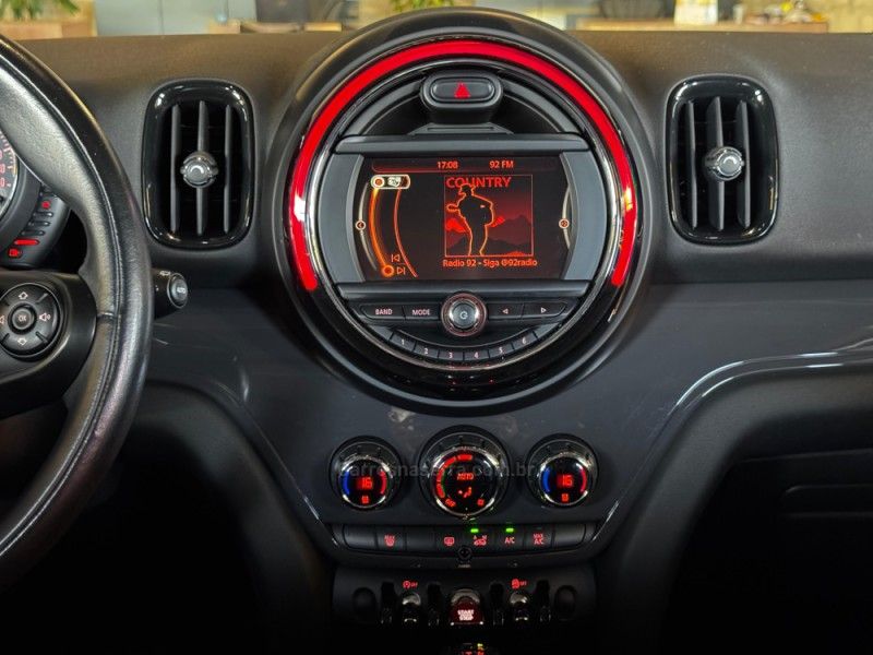 MINI COOPER 1.5 12V TURBO 2017/2017 GRIFFCAR MULTIMARCAS DOIS IRMÃOS / Carros no Vale