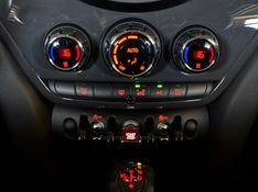 MINI COOPER 1.5 12V TURBO 2017/2017 GRIFFCAR MULTIMARCAS DOIS IRMÃOS / Carros no Vale