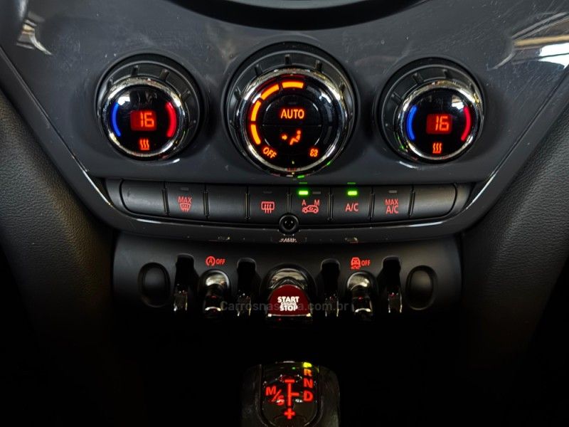 MINI COOPER 1.5 12V TURBO 2017/2017 GRIFFCAR MULTIMARCAS DOIS IRMÃOS / Carros no Vale