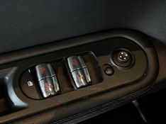 MINI COOPER 1.5 12V TURBO 2017/2017 GRIFFCAR MULTIMARCAS DOIS IRMÃOS / Carros no Vale