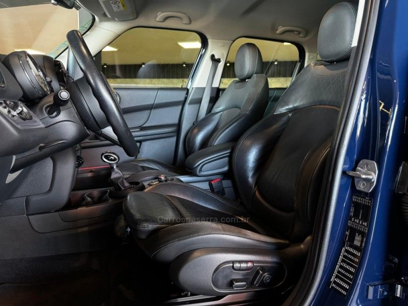 MINI COOPER 1.5 12V TURBO 2017/2017 GRIFFCAR MULTIMARCAS DOIS IRMÃOS / Carros no Vale