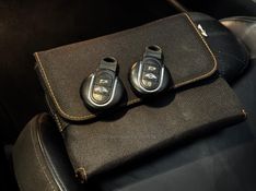 MINI COOPER 1.5 12V TURBO 2017/2017 GRIFFCAR MULTIMARCAS DOIS IRMÃOS / Carros no Vale