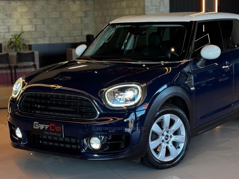 MINI COOPER 1.5 12V TURBO 2017/2017 GRIFFCAR MULTIMARCAS DOIS IRMÃOS / Carros no Vale