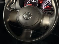 NISSAN VERSA 1.6 16V SL 2012/2013 GRIFFCAR MULTIMARCAS DOIS IRMÃOS / Carros no Vale
