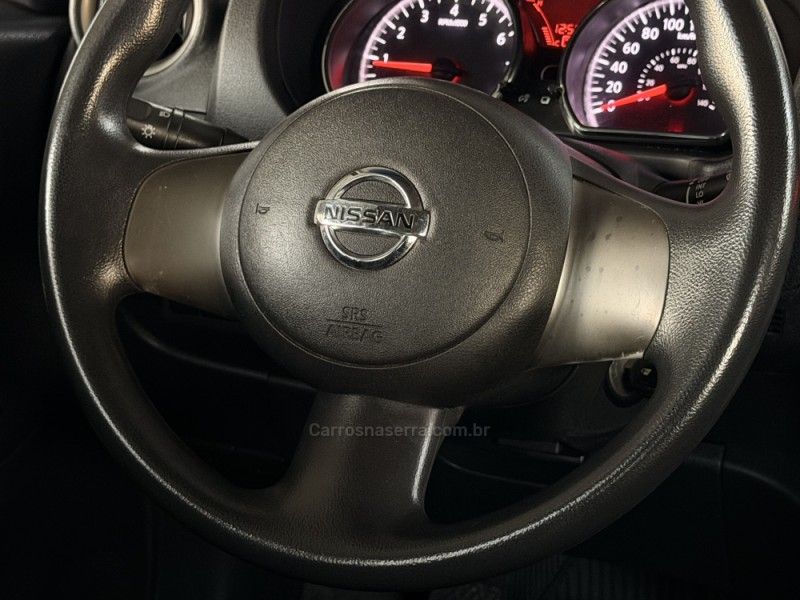 NISSAN VERSA 1.6 16V SL 2012/2013 GRIFFCAR MULTIMARCAS DOIS IRMÃOS / Carros no Vale