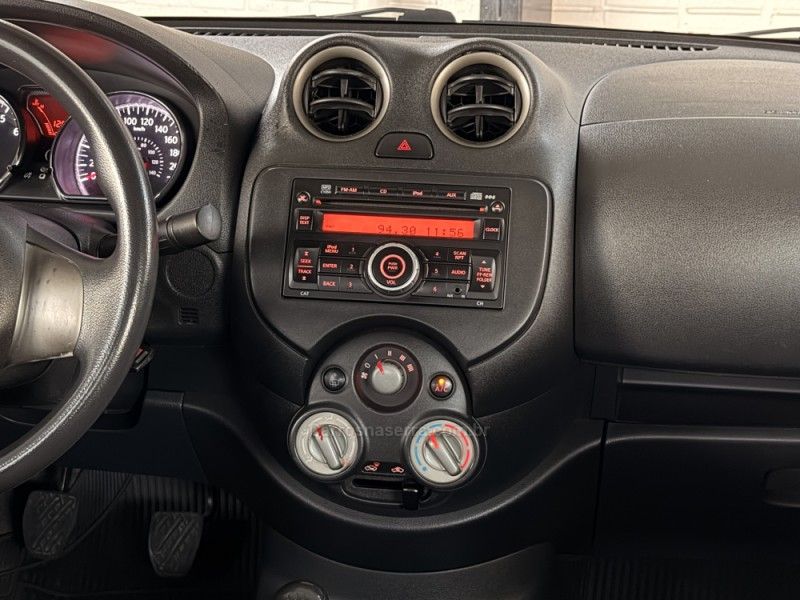 NISSAN VERSA 1.6 16V SL 2012/2013 GRIFFCAR MULTIMARCAS DOIS IRMÃOS / Carros no Vale