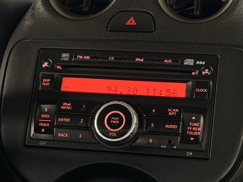 NISSAN VERSA 1.6 16V SL 2012/2013 GRIFFCAR MULTIMARCAS DOIS IRMÃOS / Carros no Vale